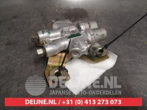 Nissan Primera Bremsdruckverteiler O324355 foto 2