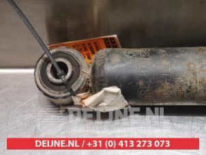 Nissan King Cab Front shock absorber, right O322151 photo 3