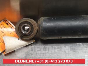 Nissan King Cab Stoßdämpfer rechts vorne O322149 foto 3
