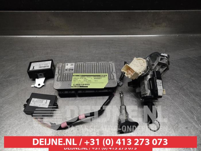 Toyota Yaris Kontaktslot+Sleutel O336101