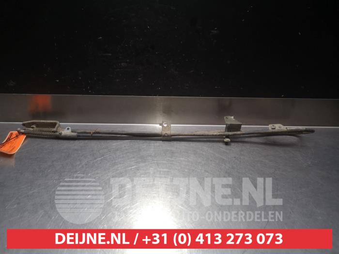Gebruikte Handrem Kabel Nissan Primera (P11) Prijs € 25,00 Margeregeling aangeboden door V.Deijne Jap.Auto-onderdelen BV