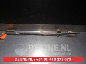 Gebruikte Handrem Kabel Nissan Primera (P11) Prijs € 25,00 Margeregeling aangeboden door V.Deijne Jap.Auto-onderdelen BV