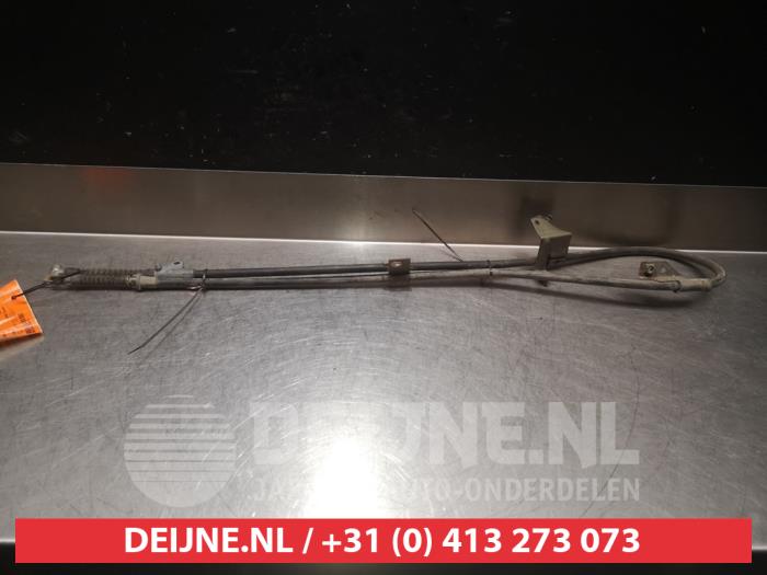 Gebruikte Handrem Kabel Nissan Primera (P11) 2.0 SLX 16V Prijs € 25,00 Margeregeling aangeboden door V.Deijne Jap.Auto-onderdelen BV