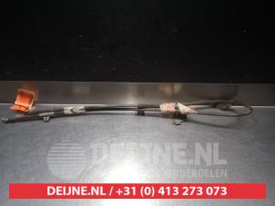 Gebruikte Handrem Kabel Nissan Primera (P11) Prijs € 25,00 Margeregeling aangeboden door V.Deijne Jap.Auto-onderdelen BV
