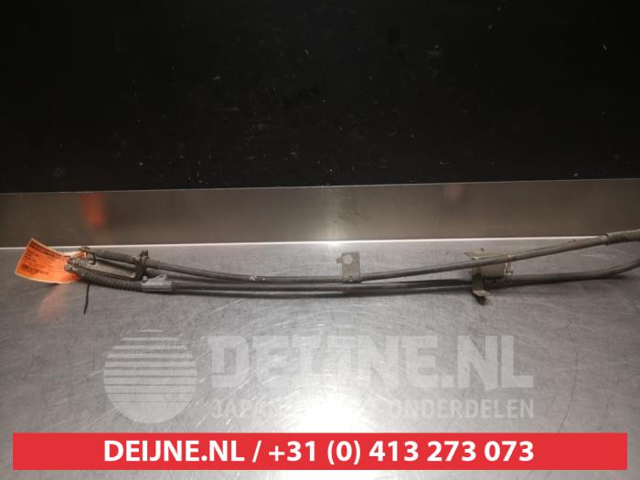 Gebruikte Handrem Kabel Nissan Primera (P11) Prijs € 25,00 Margeregeling aangeboden door V.Deijne Jap.Auto-onderdelen BV