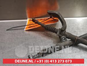 Nissan Primera Parking brake cable O377502 photo 2