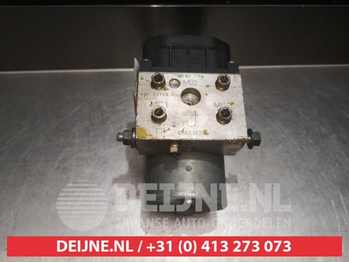 Gebruikte ABS Pomp Nissan King Cab/Pickup 4x4 (D22) 2.5 TDI 16V Prijs € 35,00 Margeregeling aangeboden door V.Deijne Jap.Auto-onderdelen BV