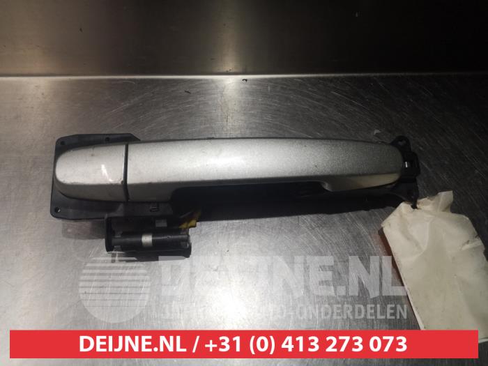 Toyota Auris Türgriff 4-türig links vorne O277399