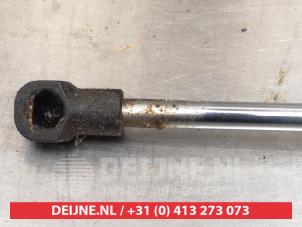 Toyota Auris Gasdemper rechts-achter O295503 foto 3
