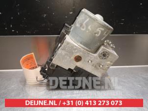 Nissan Primera ABS Pomp O337572 foto 3
