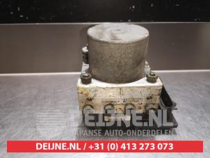 Nissan Primera ABS pump O337583 photo 3