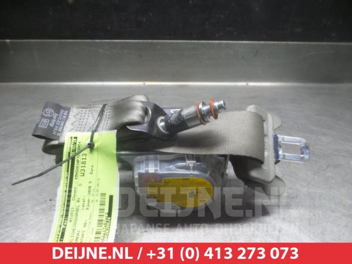 Hyundai Santafe Front seatbelt, right O315090