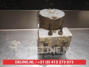 Nissan Micra ABS Pomp O337504 foto 3