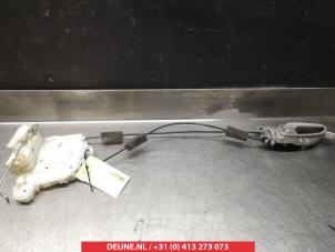 Honda Insight Front door lock mechanism 4-door, right O281053 photo 2