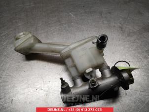 Gebruikte Hoofdremcilinder Nissan X-Trail (T30) Prijs € 20,00 Margeregeling aangeboden door V.Deijne Jap.Auto-onderdelen BV