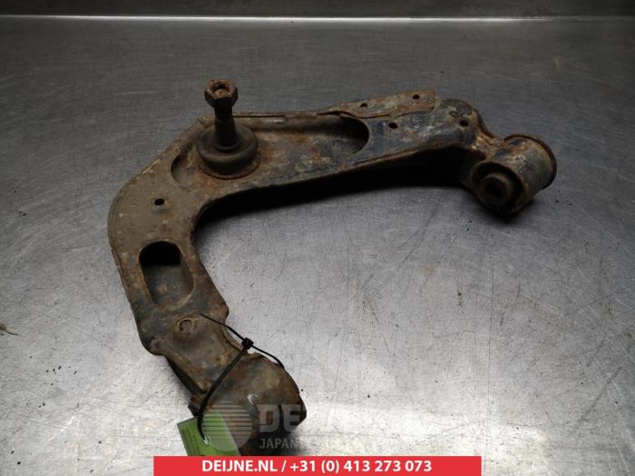 Nissan Navara Draagarm Boven links-voor O380591