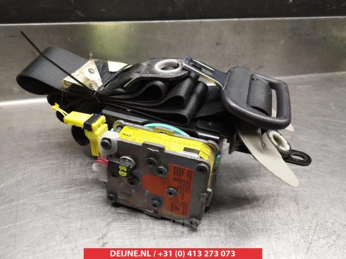 Toyota Verso Front seatbelt, left O314955