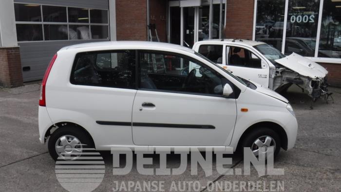 Daihatsu Cuore Tür 2-türig rechts O271924