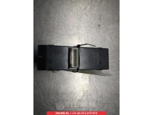 Hyundai I20 Multi-functional window switch O311576 photo 2