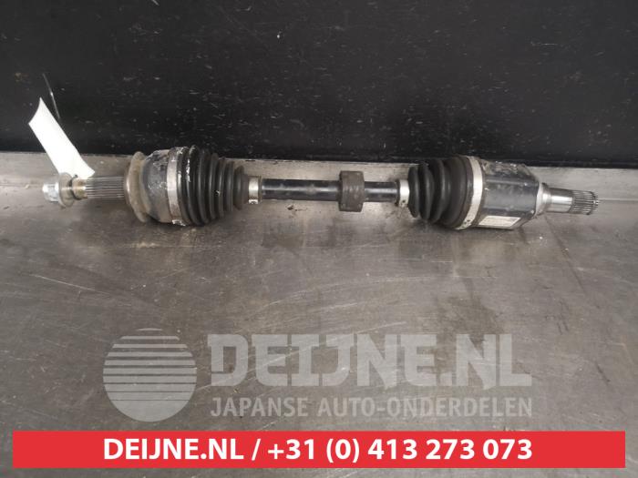 Mazda CX-3 Aandrijfas links-voor O317546