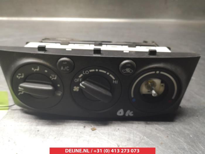 Toyota Avensis Heater control panel O306325
