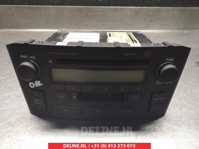 Toyota Avensis CD player O312659