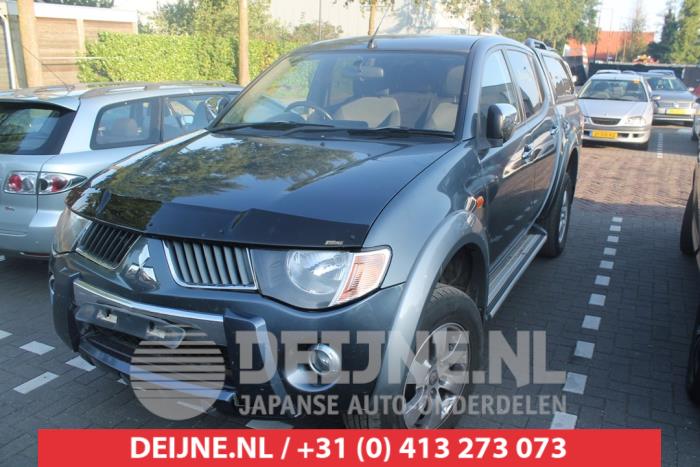 Mitsubishi L200 Kotflügel links vorne O269688
