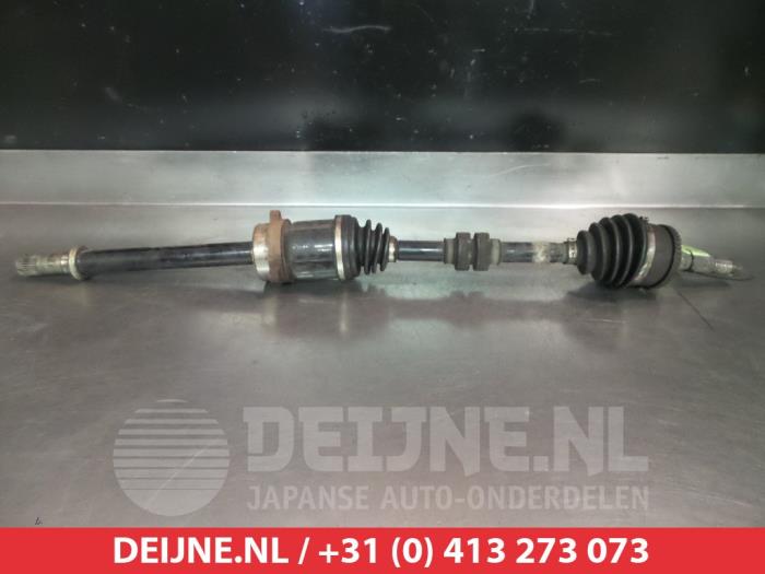 Gebruikte Steekas rechts-voor Nissan Primera Traveller (W12) 2.0 16V Prijs € 45,00 Margeregeling aangeboden door V.Deijne Jap.Auto-onderdelen BV