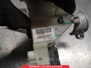 Mitsubishi L200 Steering column stalk O308915 photo 2