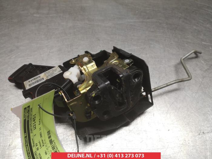 Suzuki Ignis Türschlossmechanik 4-türig rechts vorne O281137