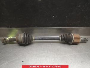 Gebruikte Homokineetas links-voor Nissan Almera Tino (V10M) 1.8 16V Prijs € 40,00 Margeregeling aangeboden door V.Deijne Jap.Auto-onderdelen BV