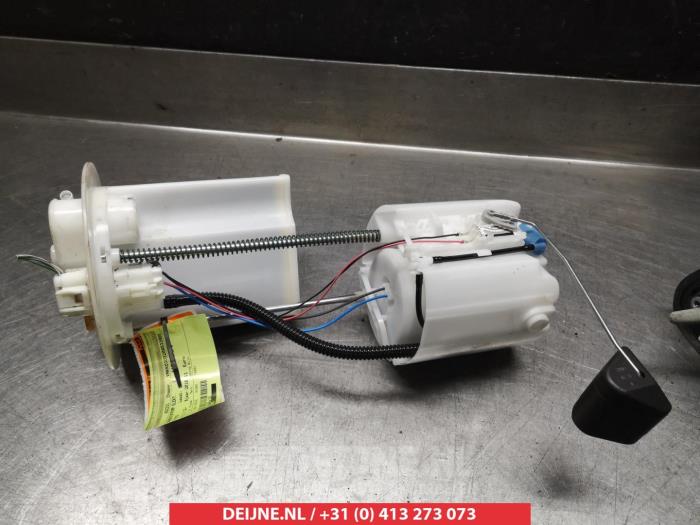 Gebruikte Brandstofpomp Elektrisch Toyota Yaris III (P13) 1.5 16V Hybrid Prijs € 30,00 Margeregeling aangeboden door V.Deijne Jap.Auto-onderdelen BV