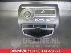 Gebruikte Radio Honda Jazz (GE) 1.4 i-Dsi Prijs € 75,00 Margeregeling aangeboden door V.Deijne Jap.Auto-onderdelen BV