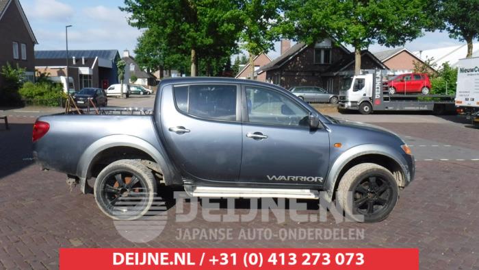 Mitsubishi L200 Portier 4Deurs rechts-achter O286550