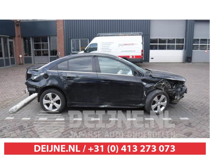 Chevrolet Cruze Türscheibe 4-türig rechts hinten O288090