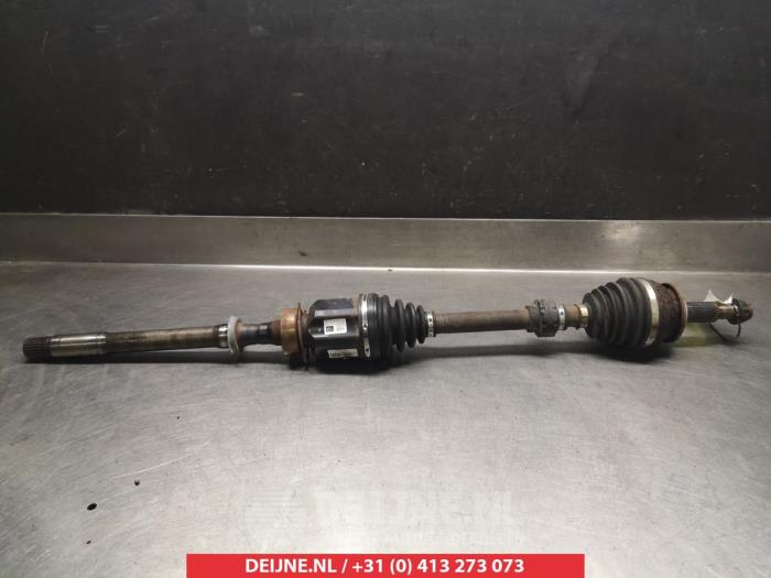 Gebruikte Aandrijfas rechts-voor Toyota RAV4 (A3) 2.2 D-4D 16V 4x4 Prijs € 75,00 Margeregeling aangeboden door V.Deijne Jap.Auto-onderdelen BV