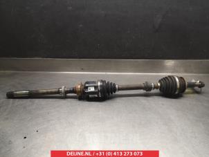 Gebruikte Steekas rechts-voor Toyota RAV4 (A3) 2.2 D-4D 16V 4x4 Prijs € 100,00 Margeregeling aangeboden door V.Deijne Jap.Auto-onderdelen BV