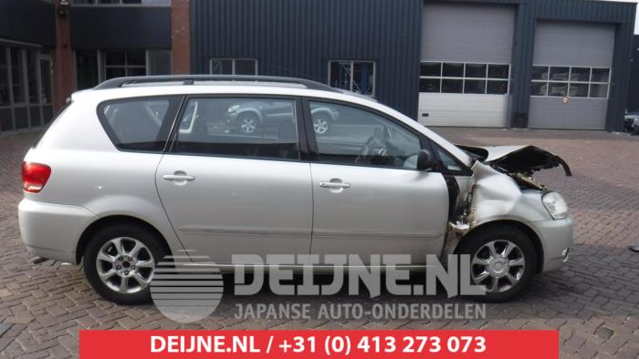 Toyota Avensis Verso Tür 4-türig rechts vorne O273729