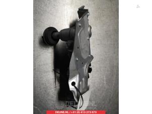 Toyota Auris Rear wiper motor O301469 photo 2