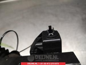 Toyota Auris Third brake light O300488 photo 3