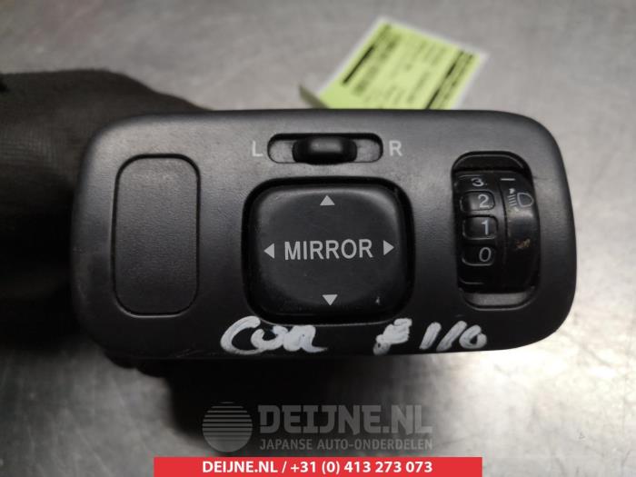 Toyota Corolla Mirror switch O310922