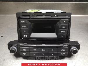 Gebruikte Radio Hyundai Tucson (TL) 1.6 GDi 16V 2WD Prijs € 100,00 Margeregeling aangeboden door V.Deijne Jap.Auto-onderdelen BV
