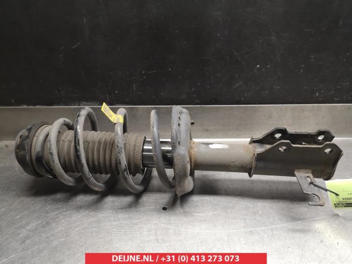 Chevrolet Orlando Front shock absorber rod, left O320296
