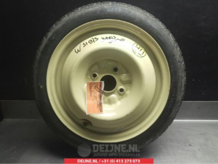 Toyota Yaris Verso Thuiskomer O328514