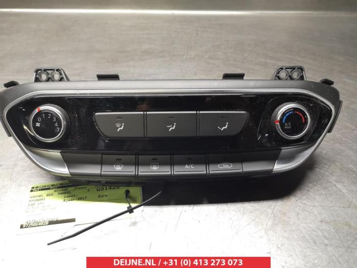 Hyundai I30 Kachel Bedieningspaneel O305606