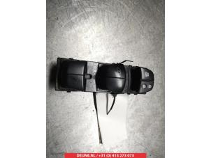 Nissan Qashqai Multi-functional window switch O311702 photo 3
