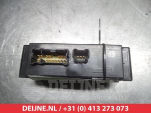 Nissan Qashqai Multi-functional window switch O311702 photo 2