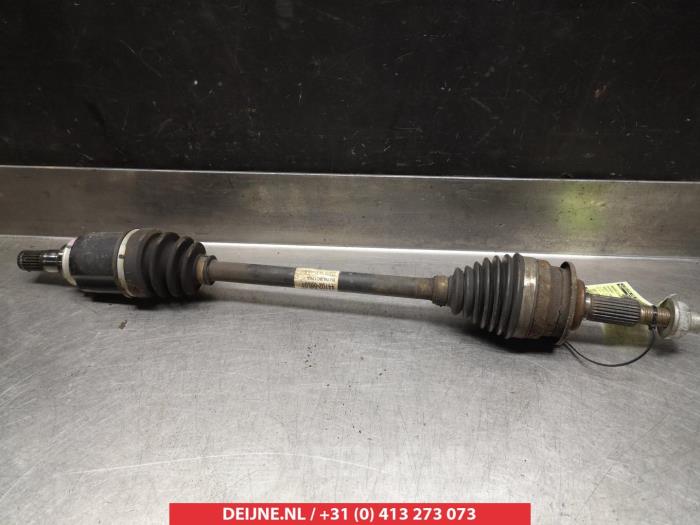 Suzuki Swift Aandrijfas links-voor O318545