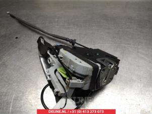Kia Venga Portiergreep 4Deurs links-voor O277302 foto 2