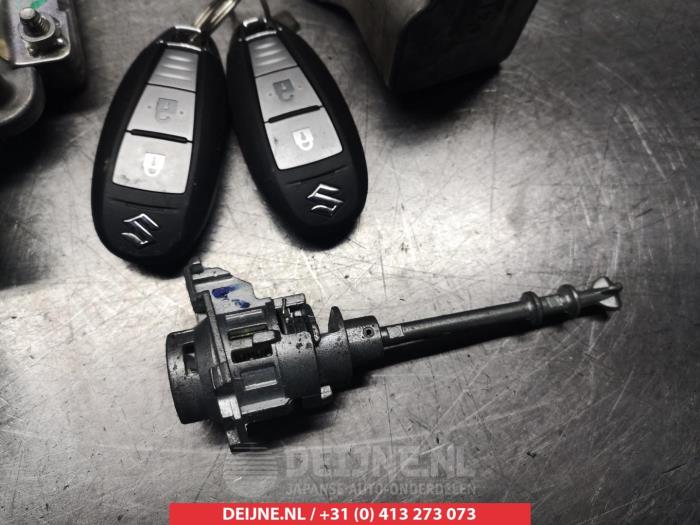 Suzuki Baleno Slotenset Cilinder (compleet) O278745